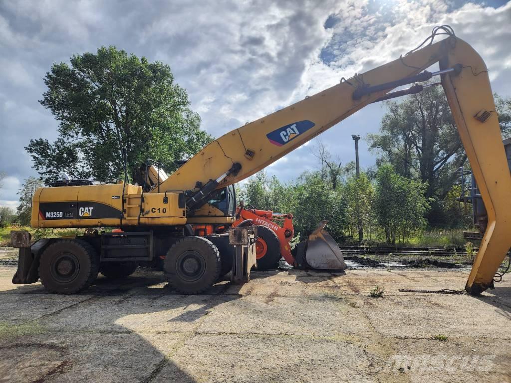 CAT M 325 D L MH Materialumschlag