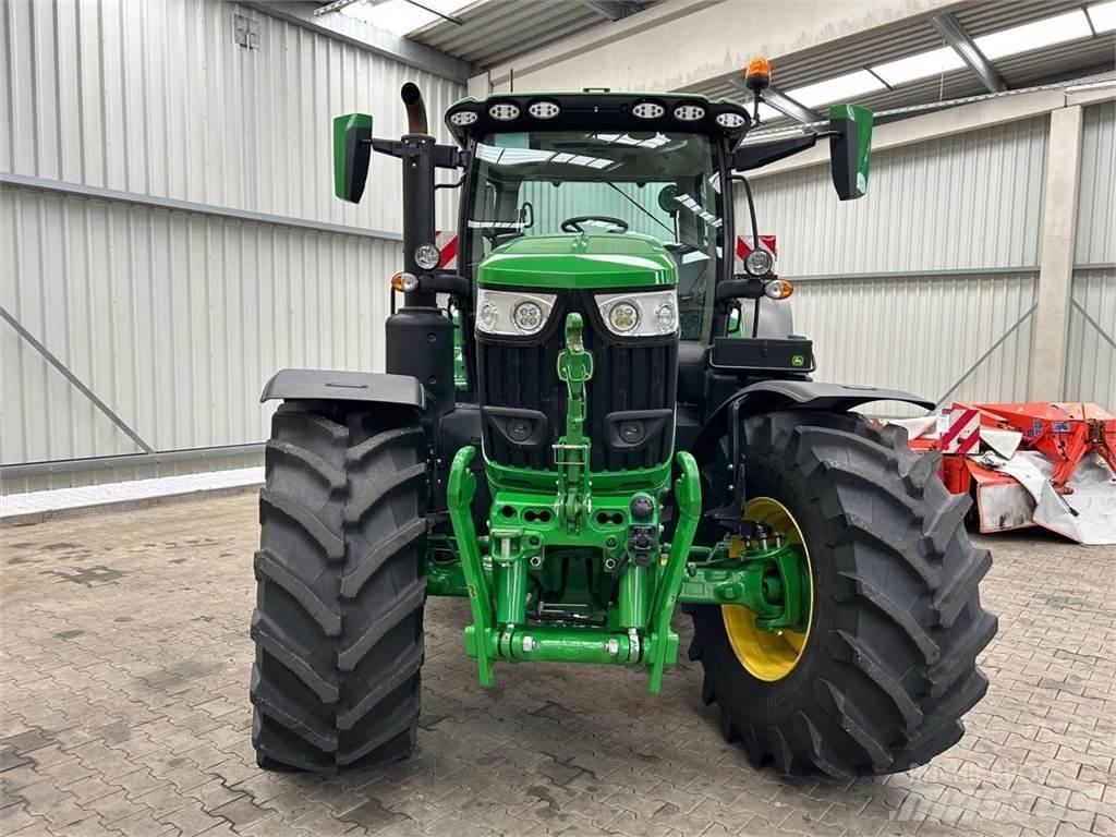 John Deere 6R 215 Traktoren