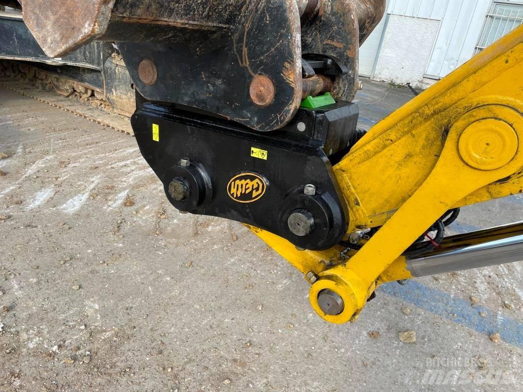 Komatsu PC240LC-11E0 Raupenbagger