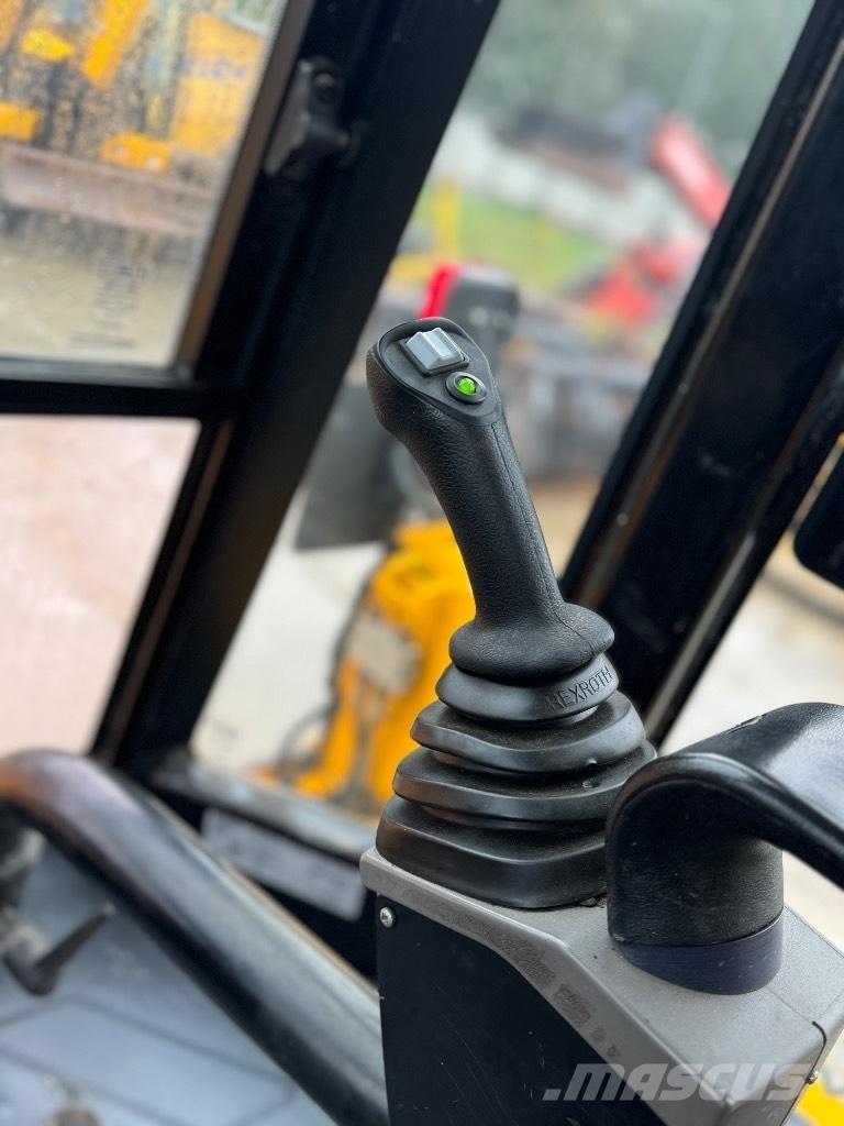 JCB 3 CX / compact Baggerlader