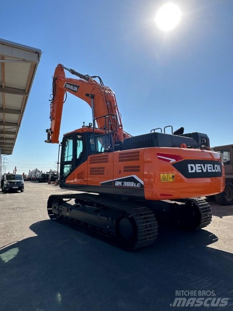 Develon DX300Lc-7 Raupenbagger