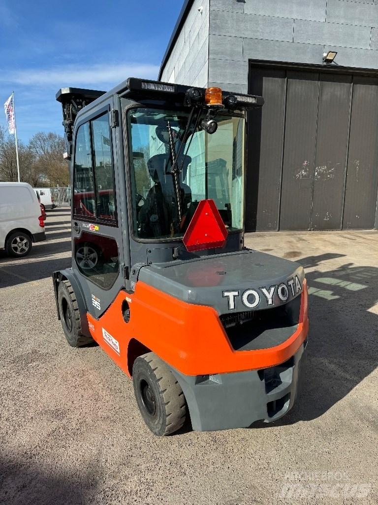 Toyota 52-8FDJF35 Dieselstapler