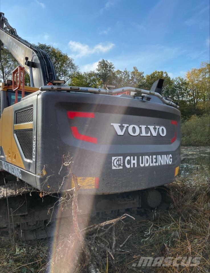 Volvo 250E LR Raupenbagger