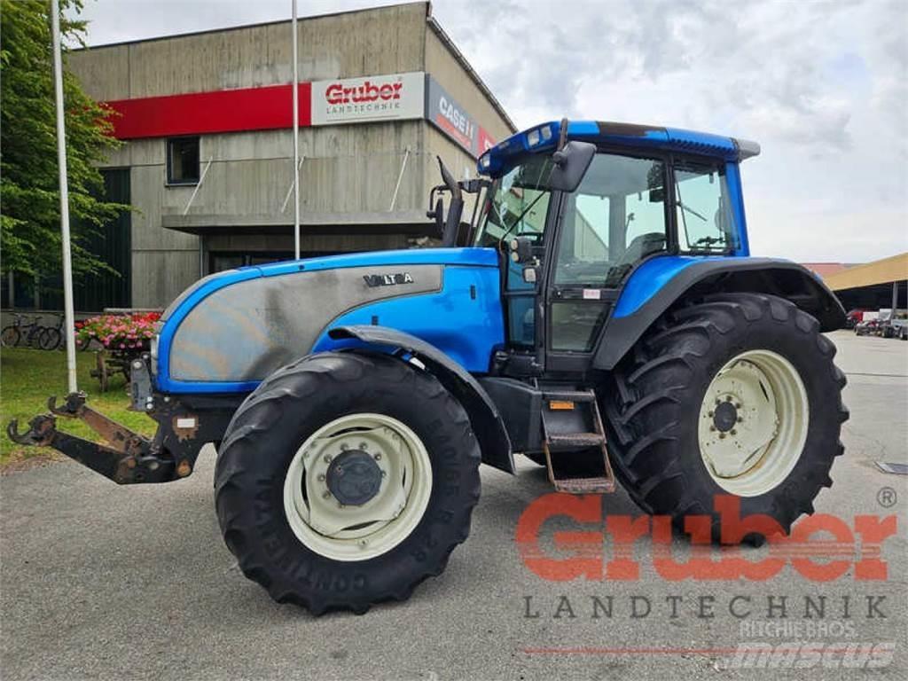 Valtra T 140 Traktoren