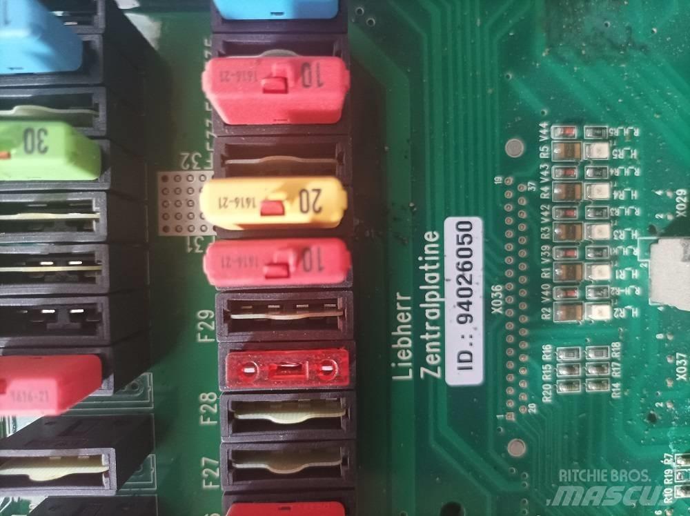 Liebherr R 916 LC Elektronik