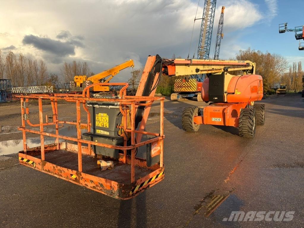 JLG 800 AJ Gelenkteleskoparbeitsbühnen