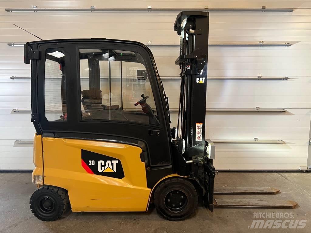 CAT EP30CN Elektrostapler