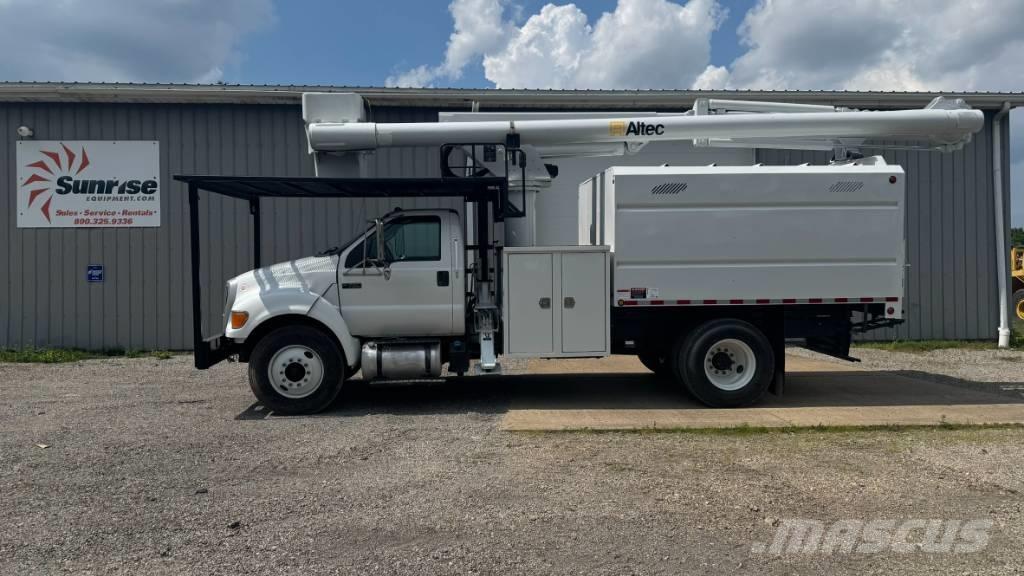 Altec LR V 56 LKW-Arbeitsbühnen