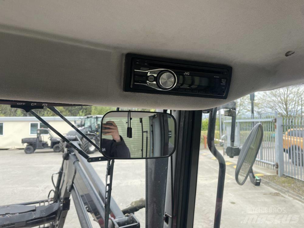 Valtra A 83 Traktoren