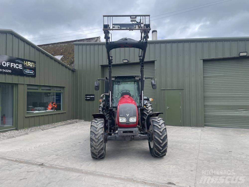 Valtra A 83 Traktoren