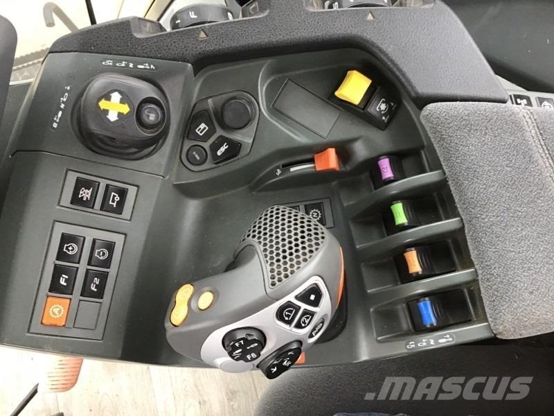 CLAAS Axion 830 Traktoren