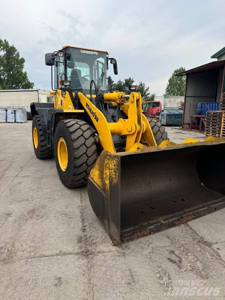 Komatsu WA250 Radlader