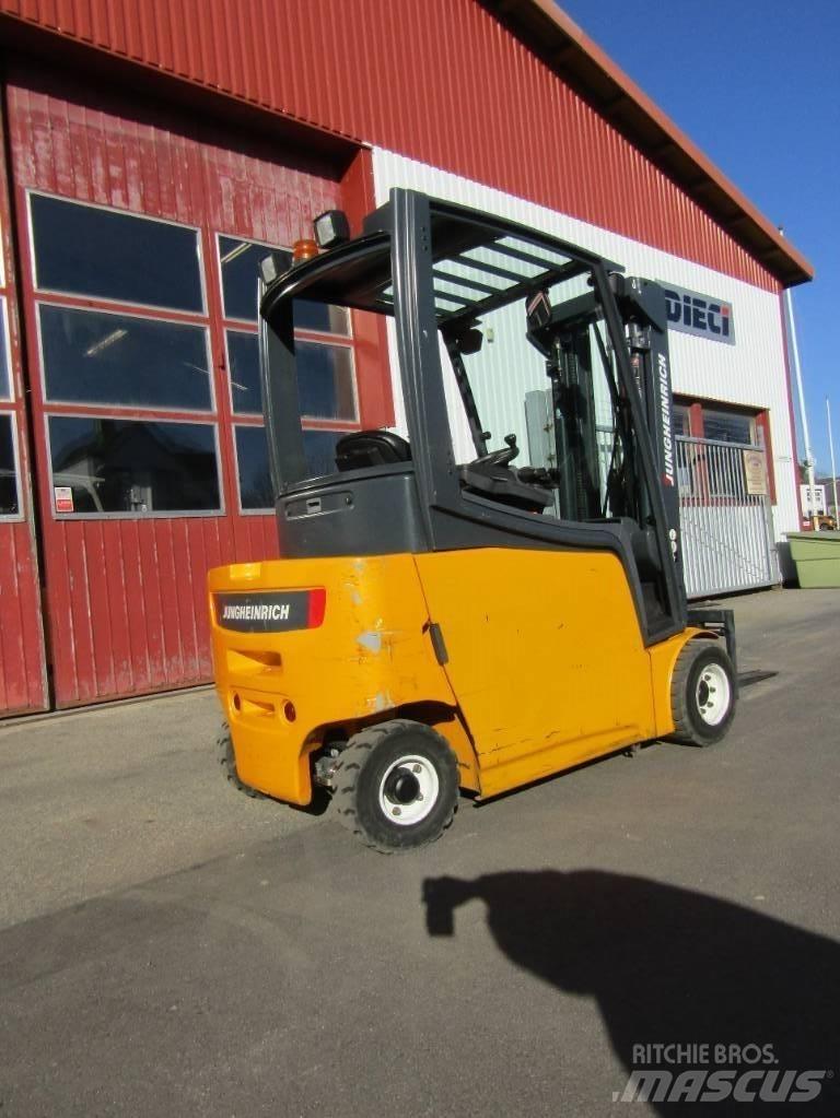 Jungheinrich EFG 320 Elektrostapler