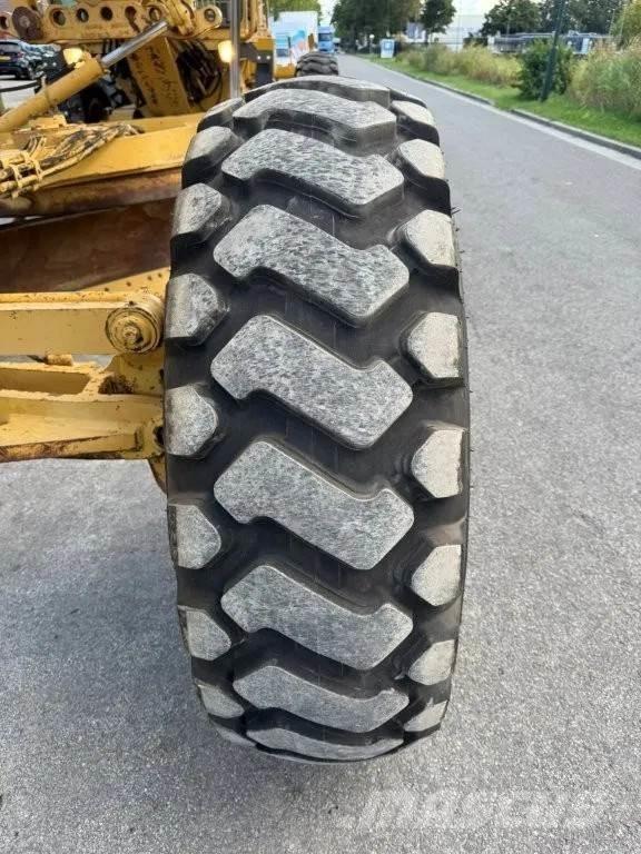 CAT 140H Grader