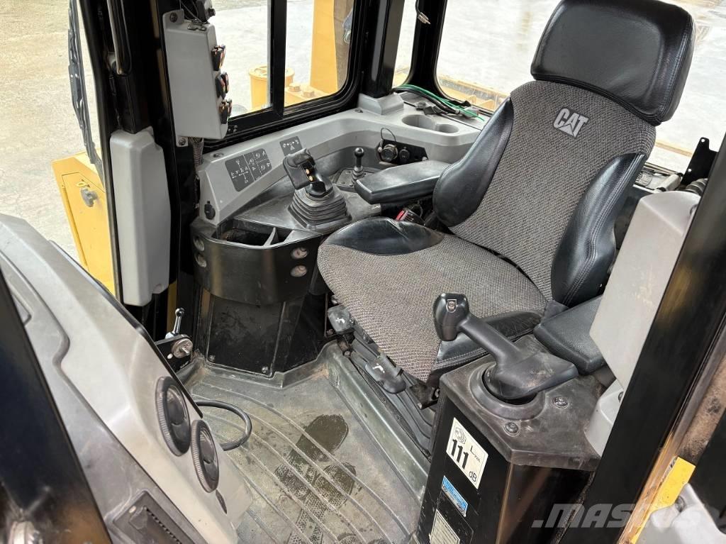 CAT D 6 T LGP Bulldozer
