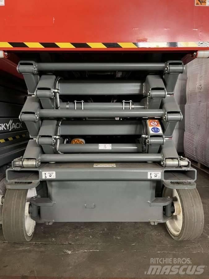 SkyJack SJ4732 Scheren-Arbeitsbühnen