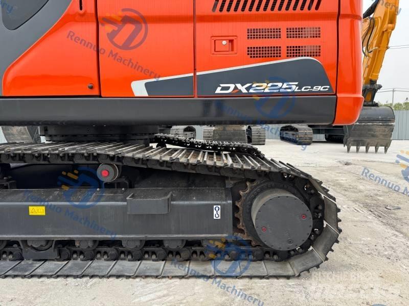 Doosan DX 225 LC-9C Raupenbagger