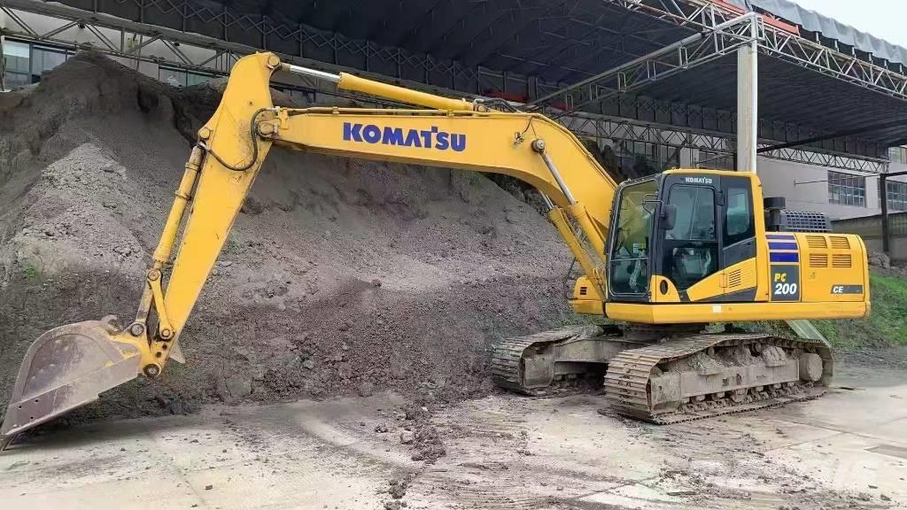 Komatsu PC 200-11 Raupenbagger