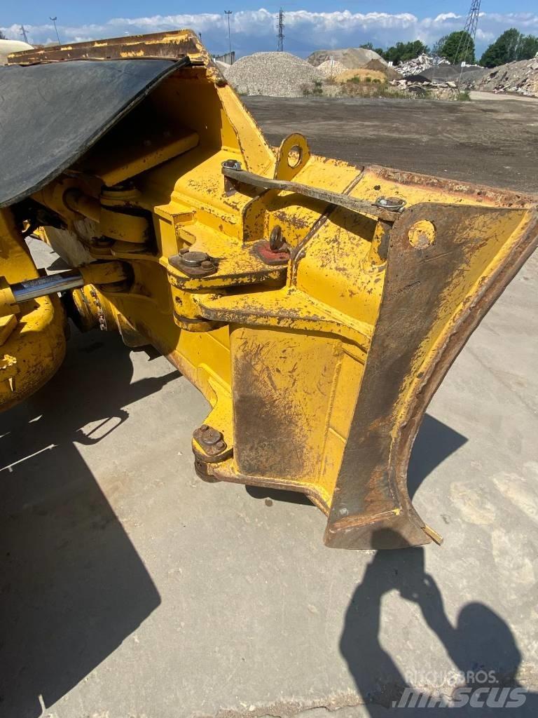 Komatsu D61PX24 Bulldozer