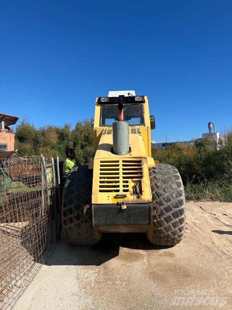 Bomag BW 211 D-3 Walzenzüge