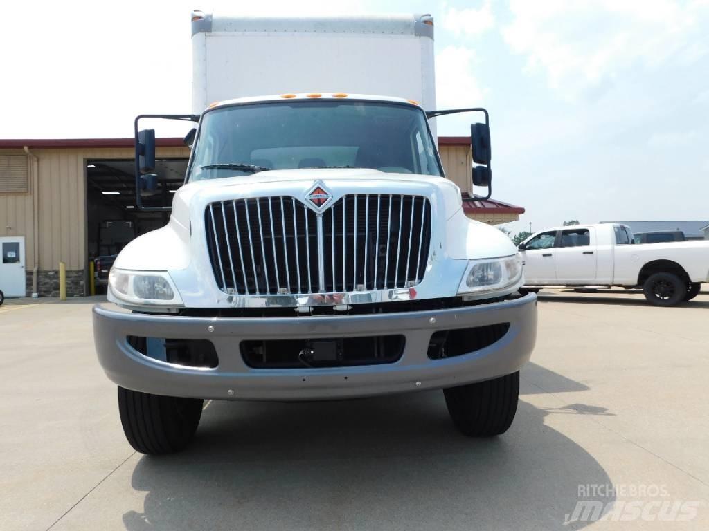 International 4300 Containerwagen