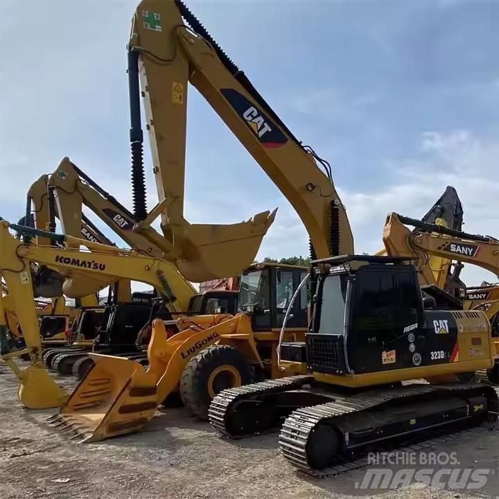 CAT CAT323D2L Midibagger  7t - 12t