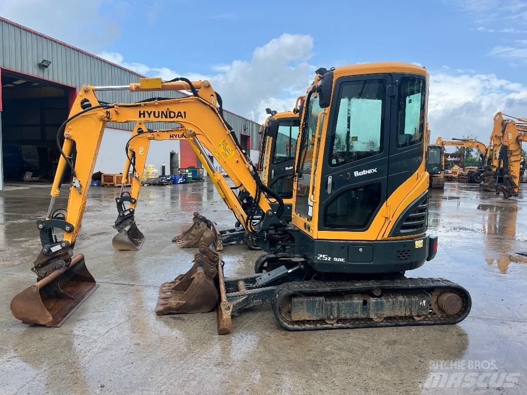 Hyundai R25Z-9 AK Minibagger < 7t