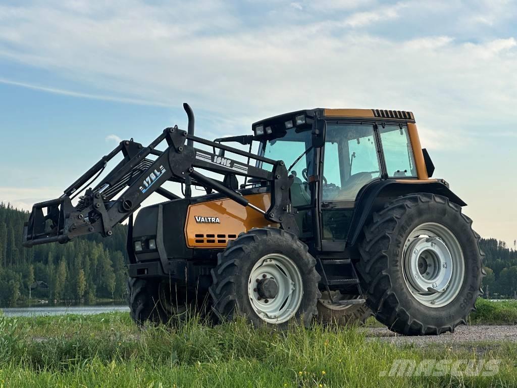 Valtra 6850 Traktoren
