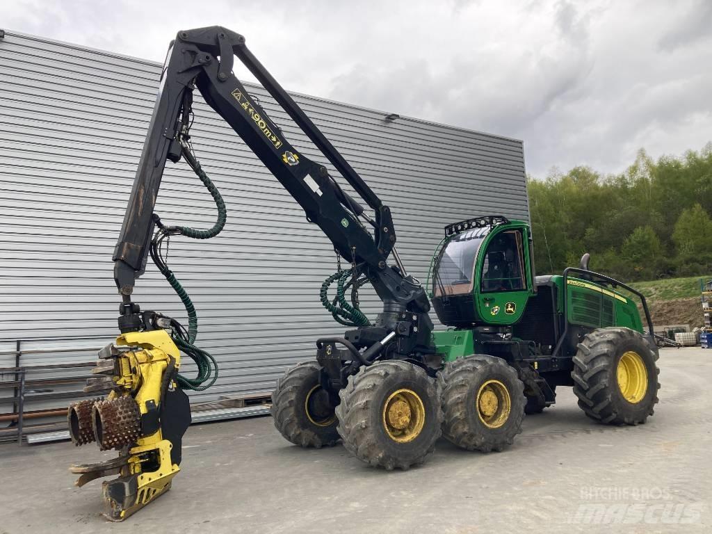 John Deere 1470 G Harvester