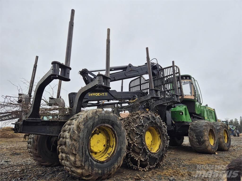 John Deere 1210E Forwarder