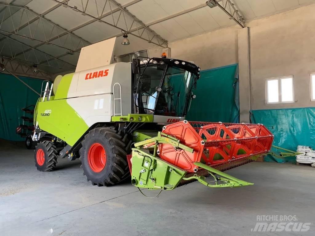 CLAAS Tucano 420 Mähdrescher