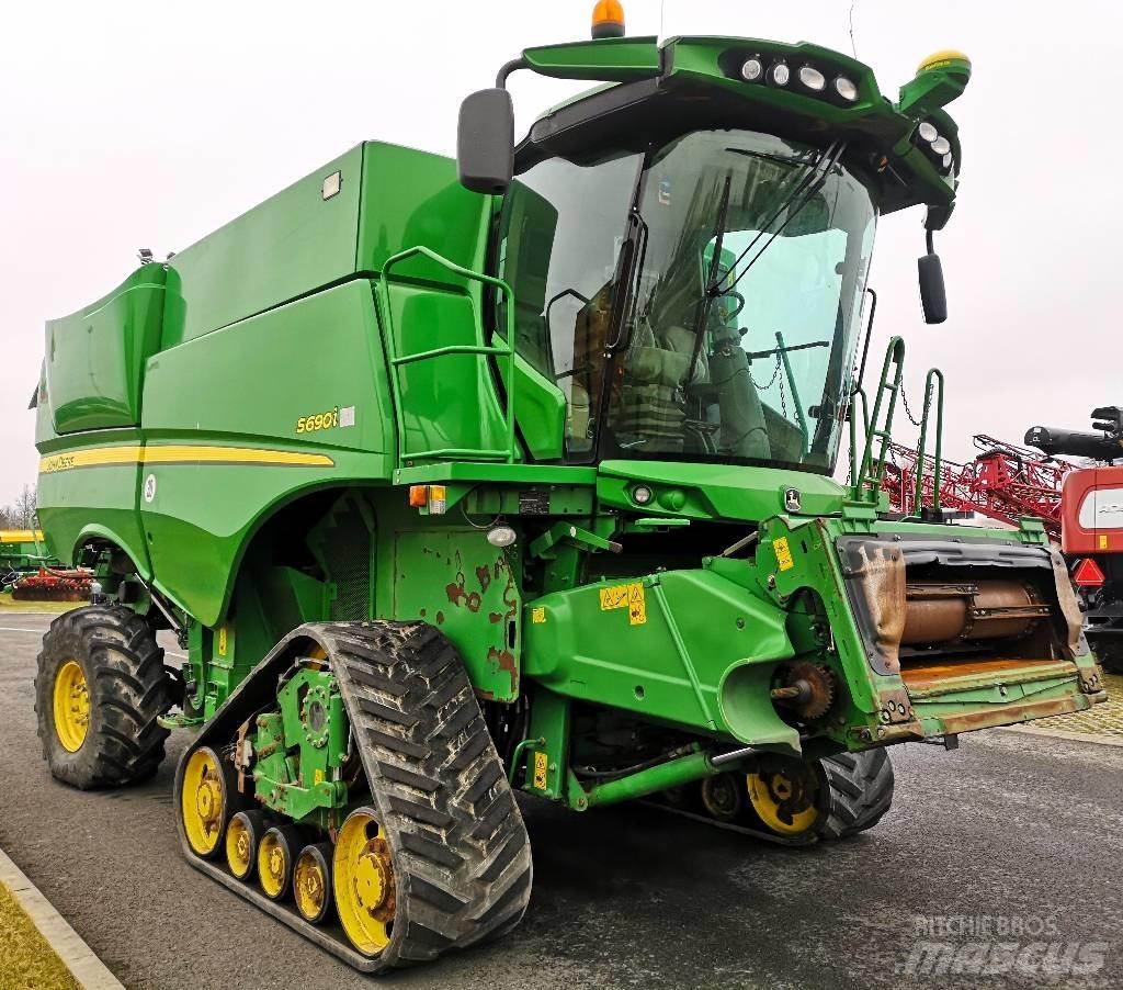 John Deere S 690 i Mähdrescher