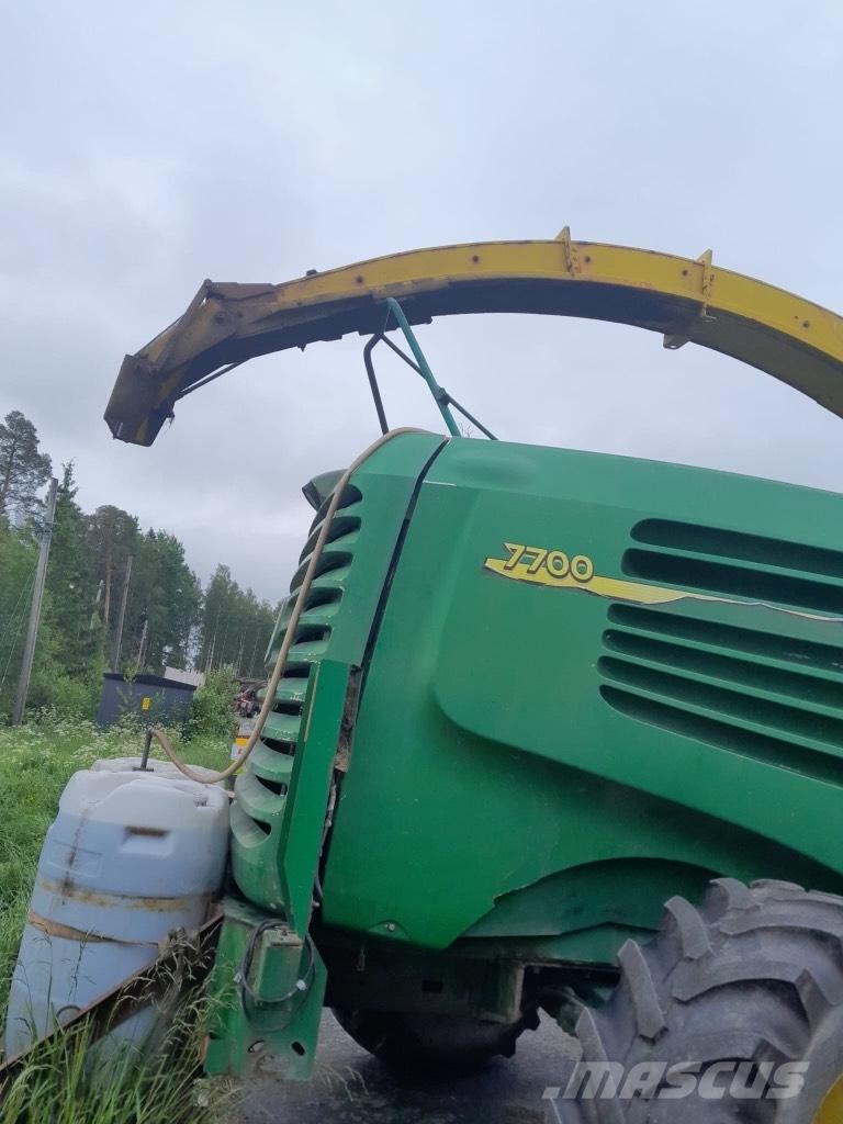 John Deere 7700 Selbstfahrende Häcksler