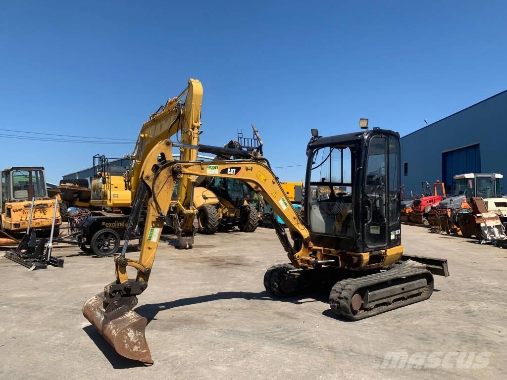 CAT 302.7 D CR Minibagger < 7t