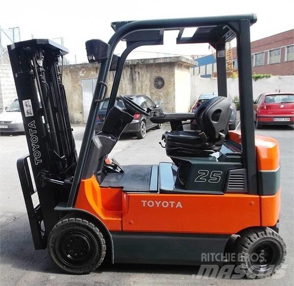 Toyota 7 FBMF 25 Elektrostapler