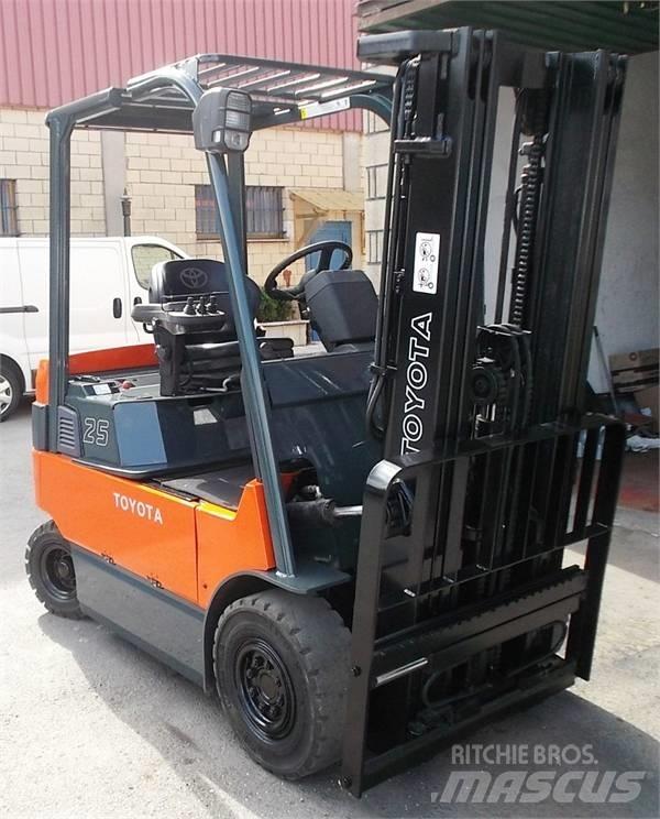 Toyota 7 FBMF 25 Elektrostapler