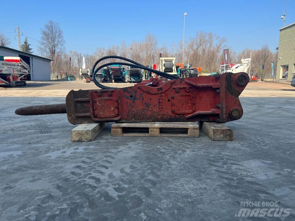 NPK E 220 Hammer / Brecher
