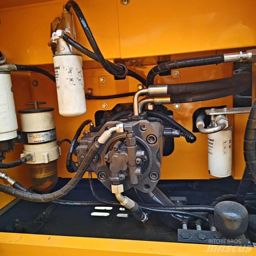 Volvo 250DL Raupenbagger