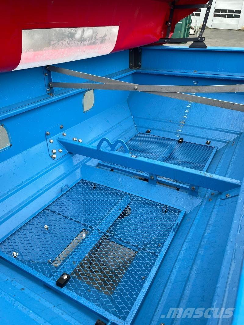 Lemken Tauri 12 Mineraldüngerstreuer