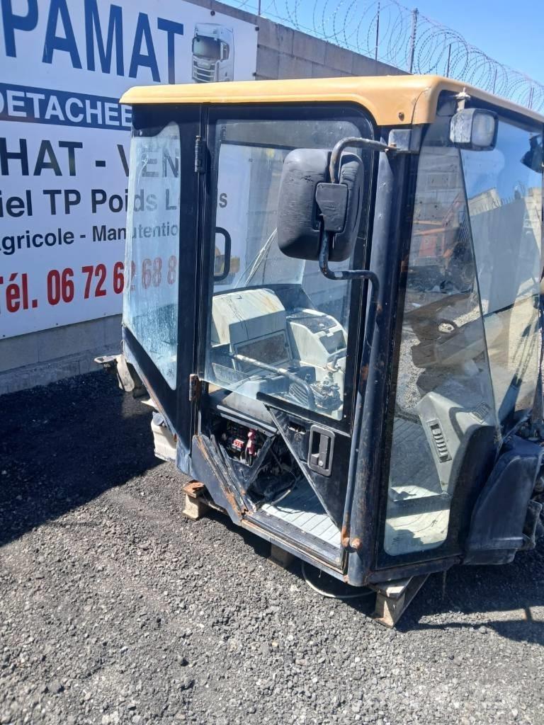 CAT 906 Kabinen