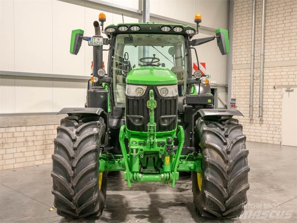 John Deere 6R215 Traktoren