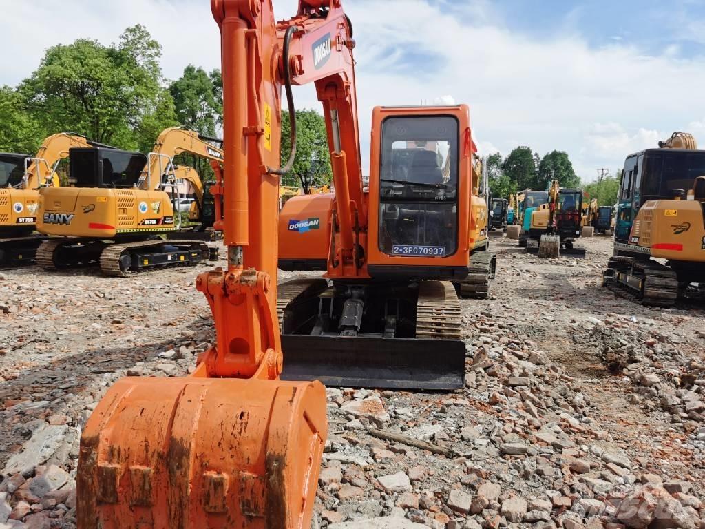Doosan DX75 Midibagger  7t - 12t