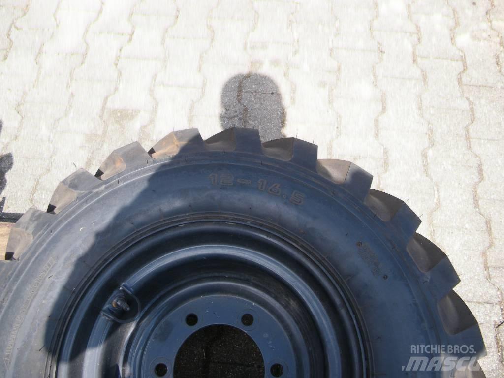 Kumho 12-16,5 Reifen