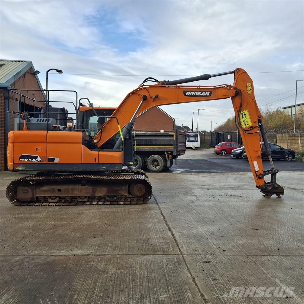 Doosan DX140LC Raupenbagger
