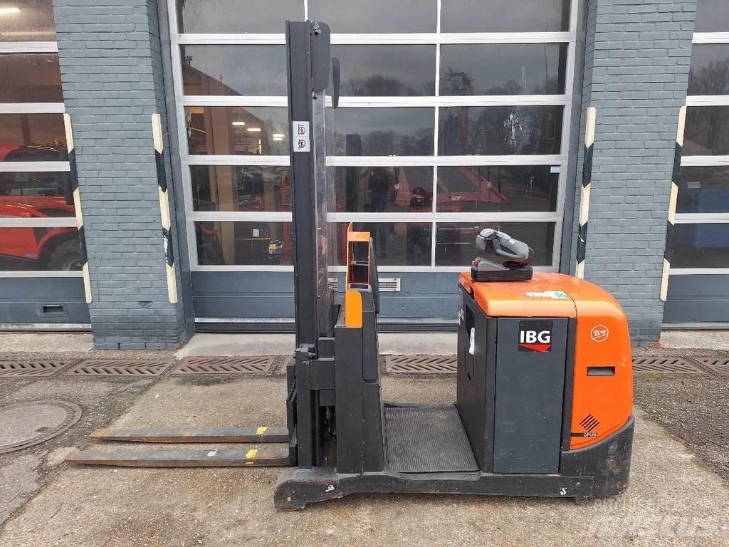 BT OSE120CB Mittelhub-Kommissionierer