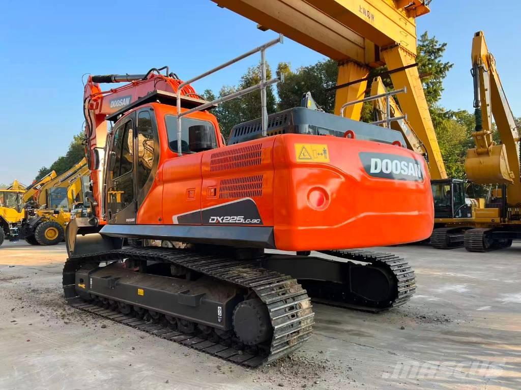 Doosan DX225LC-9C Raupenbagger