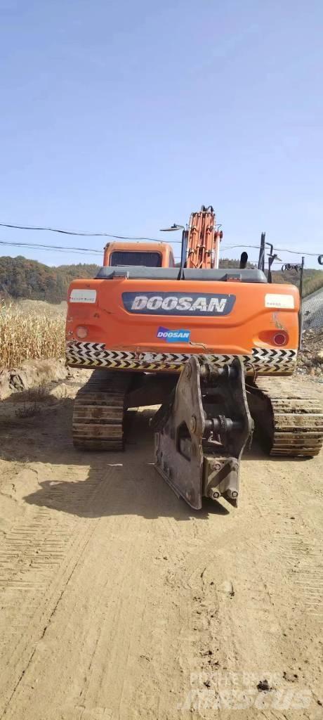 Doosan DX 225LC Raupenbagger