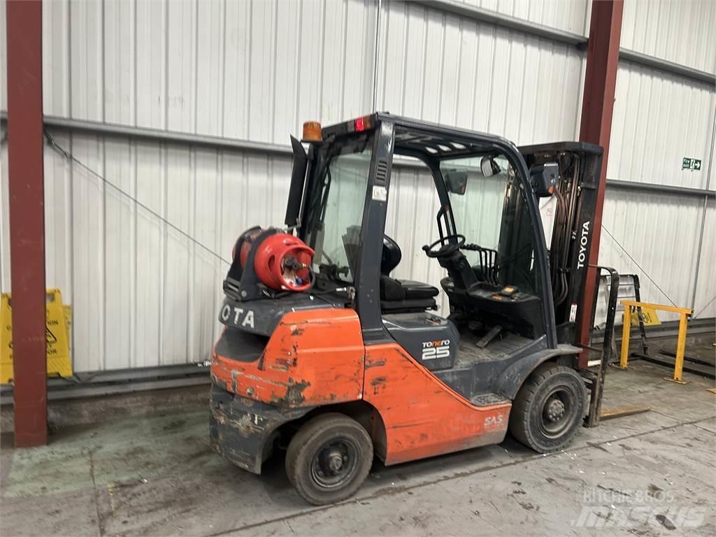 Toyota 02-8FGF25 Gasstapler