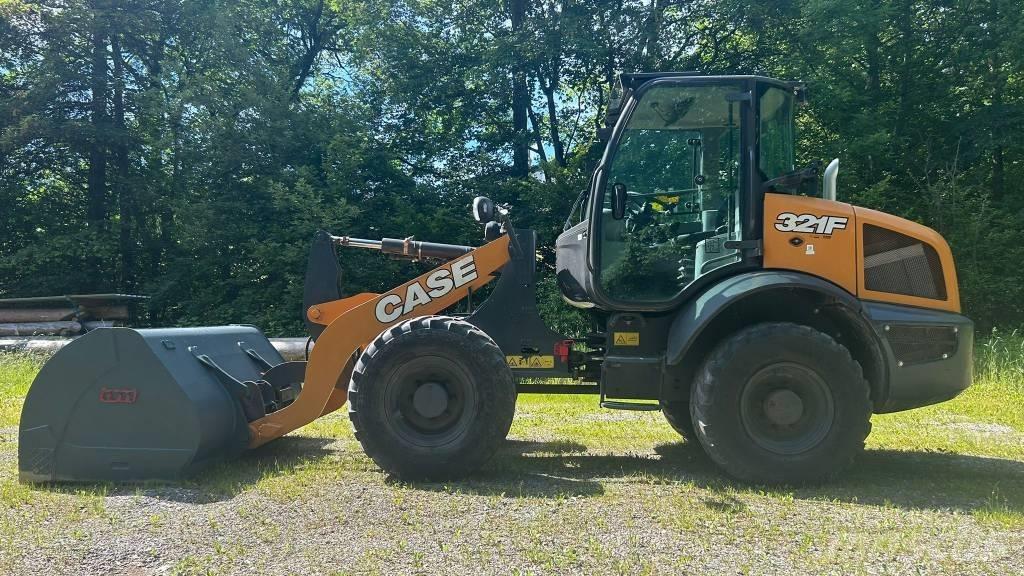 CASE 321 F Radlader