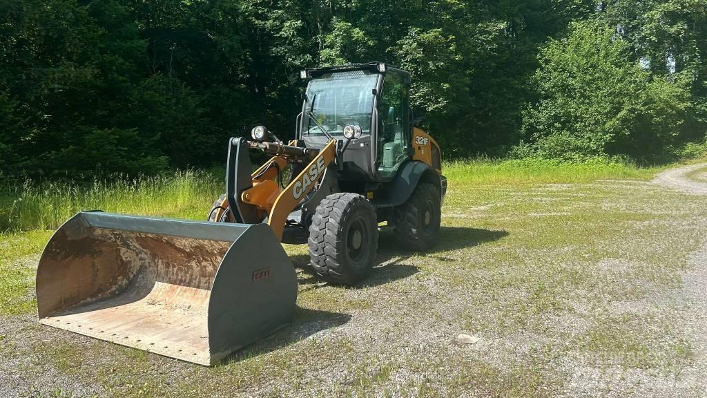 CASE 321 F Radlader